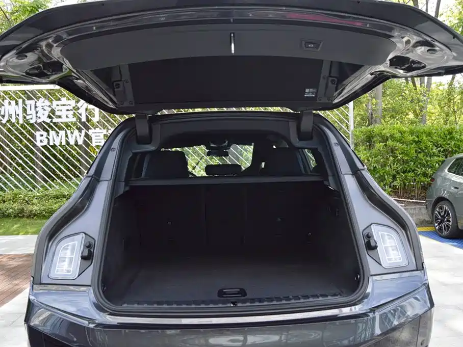 BMW iX 2022 xDrive40 фото 6