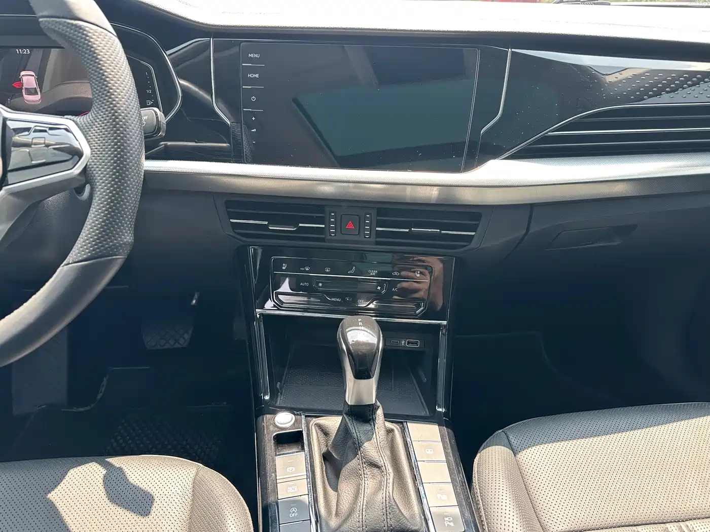 Volkswagen Passat 2022 330TSI Starry Sky Premium Edition фото 17