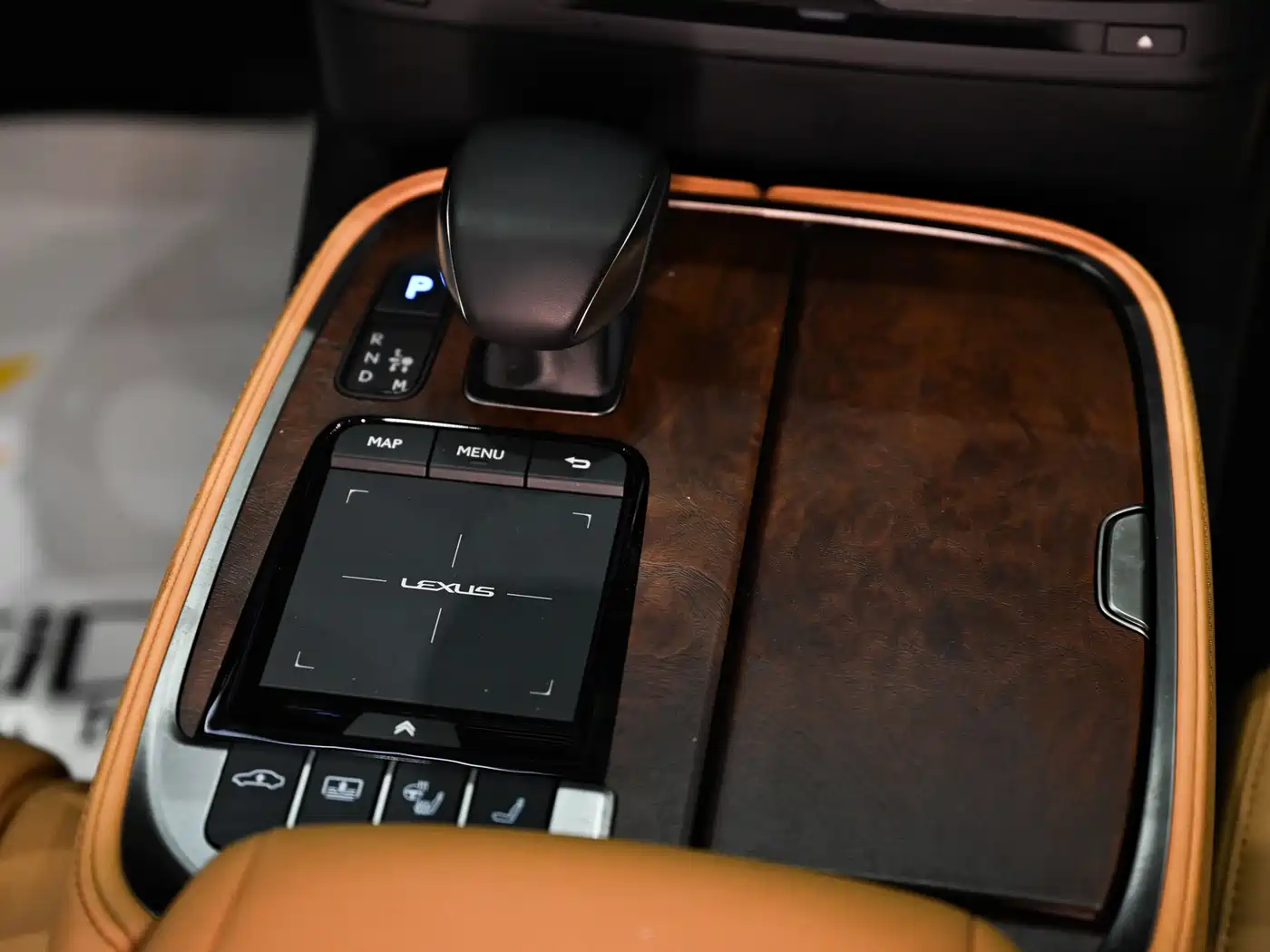 LEXUS LS