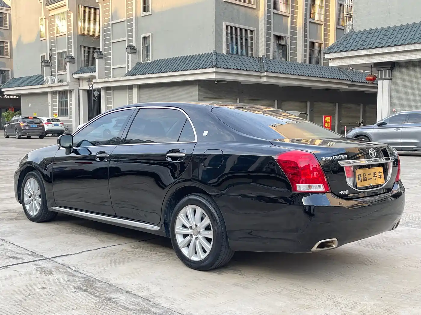 Фото 6 - Toyota Crown