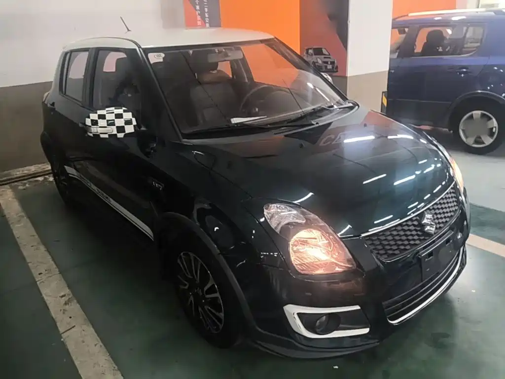 Photo 4 - Suzuki Swift