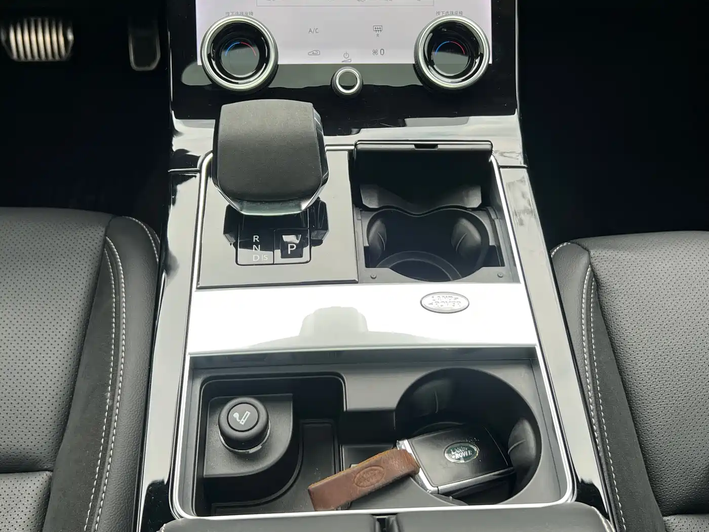 Land Rover Range Rover Velar 2022 250PS Golden Collector's Edition фото 11