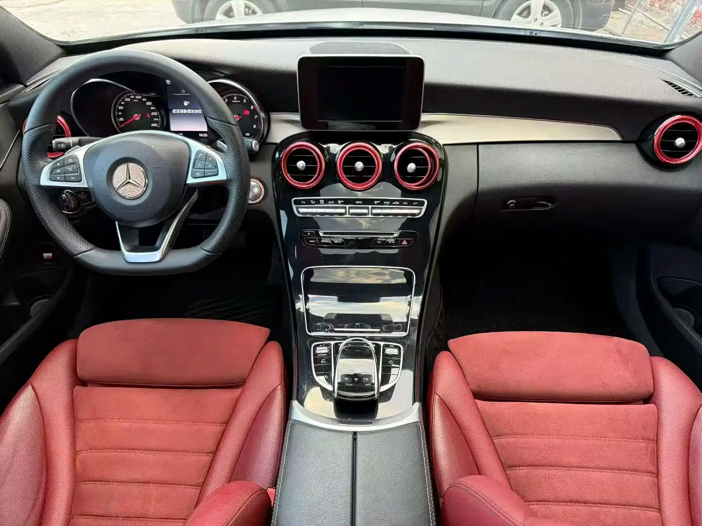 Фото 4 - Mercedes-Benz C-Class