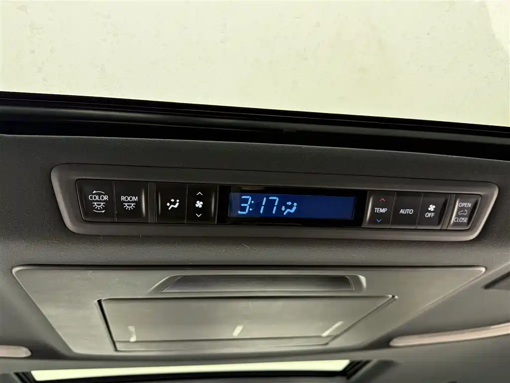 Toyota Alphard 2021 Hybrid 2.5L Premium фото 19