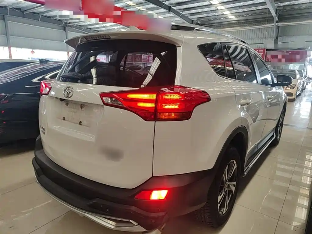 Toyota RAV4 Rongfang 2015 2.0L CVT 2WD Trend Edition фото 5