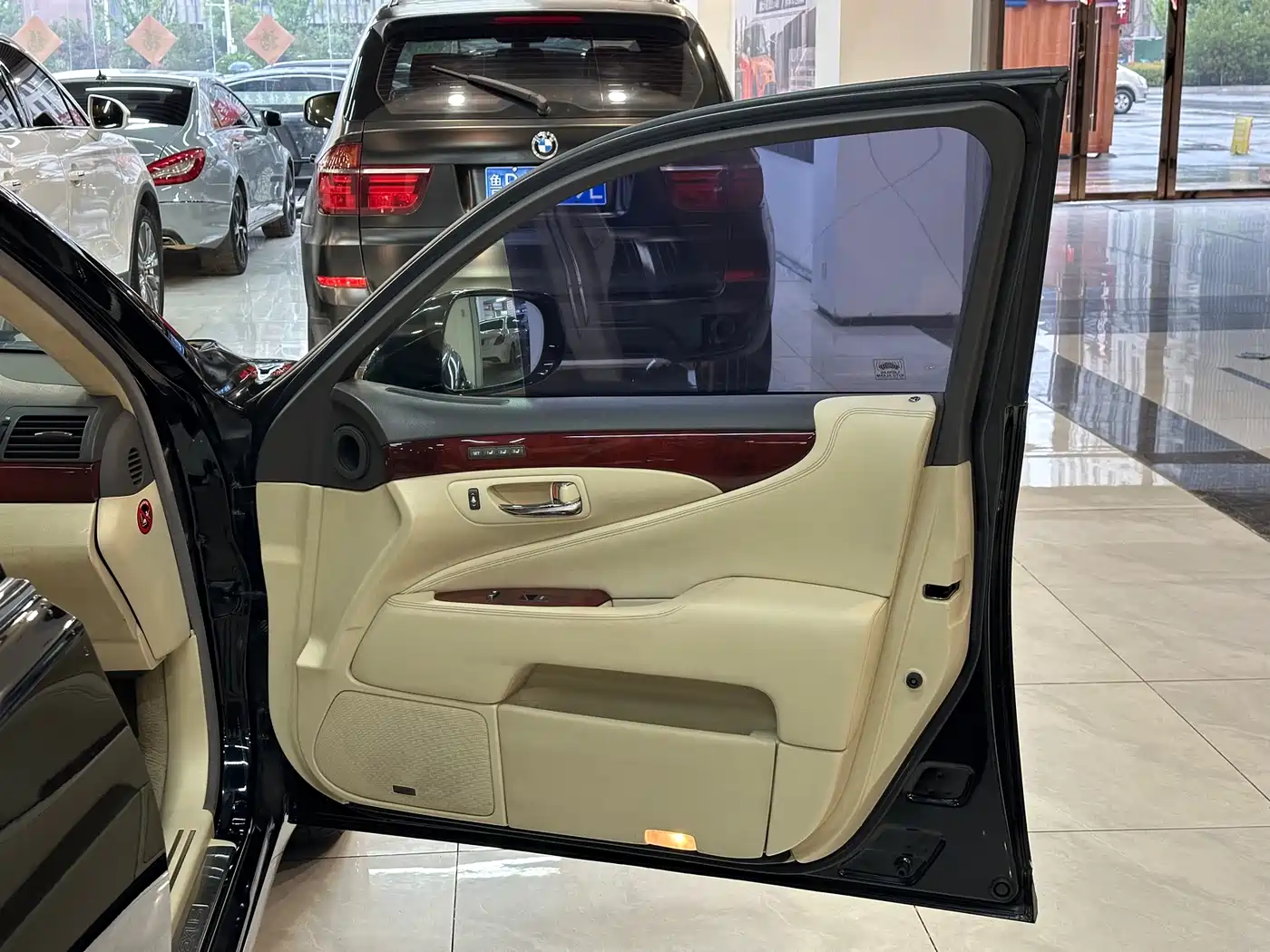 Lexus LS 2010 460L Premium Edition фото 15