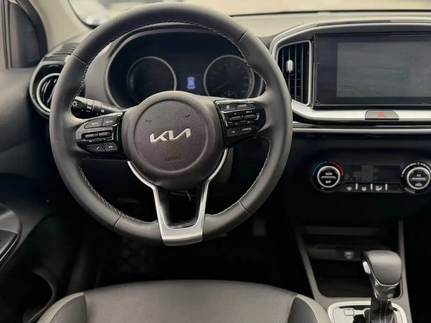 Kia KX1 2021 1.4L CVT Fun Sunroof Version фото 5