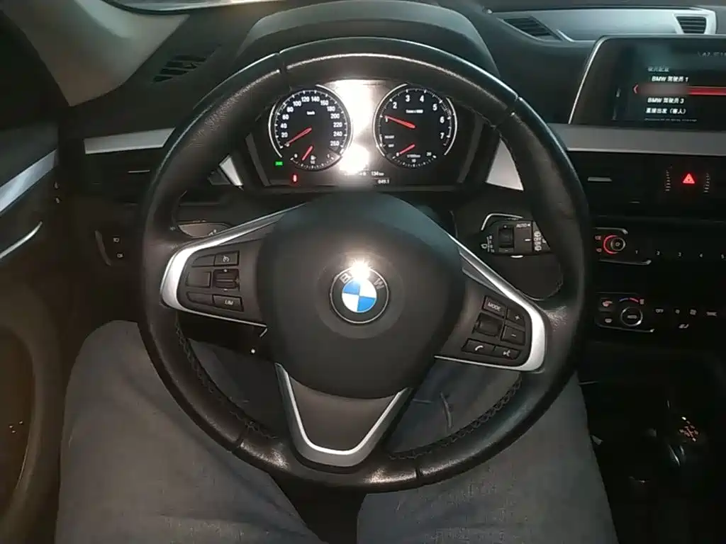 BMW X1 2018 sDrive18Li Fashion Model фото 11