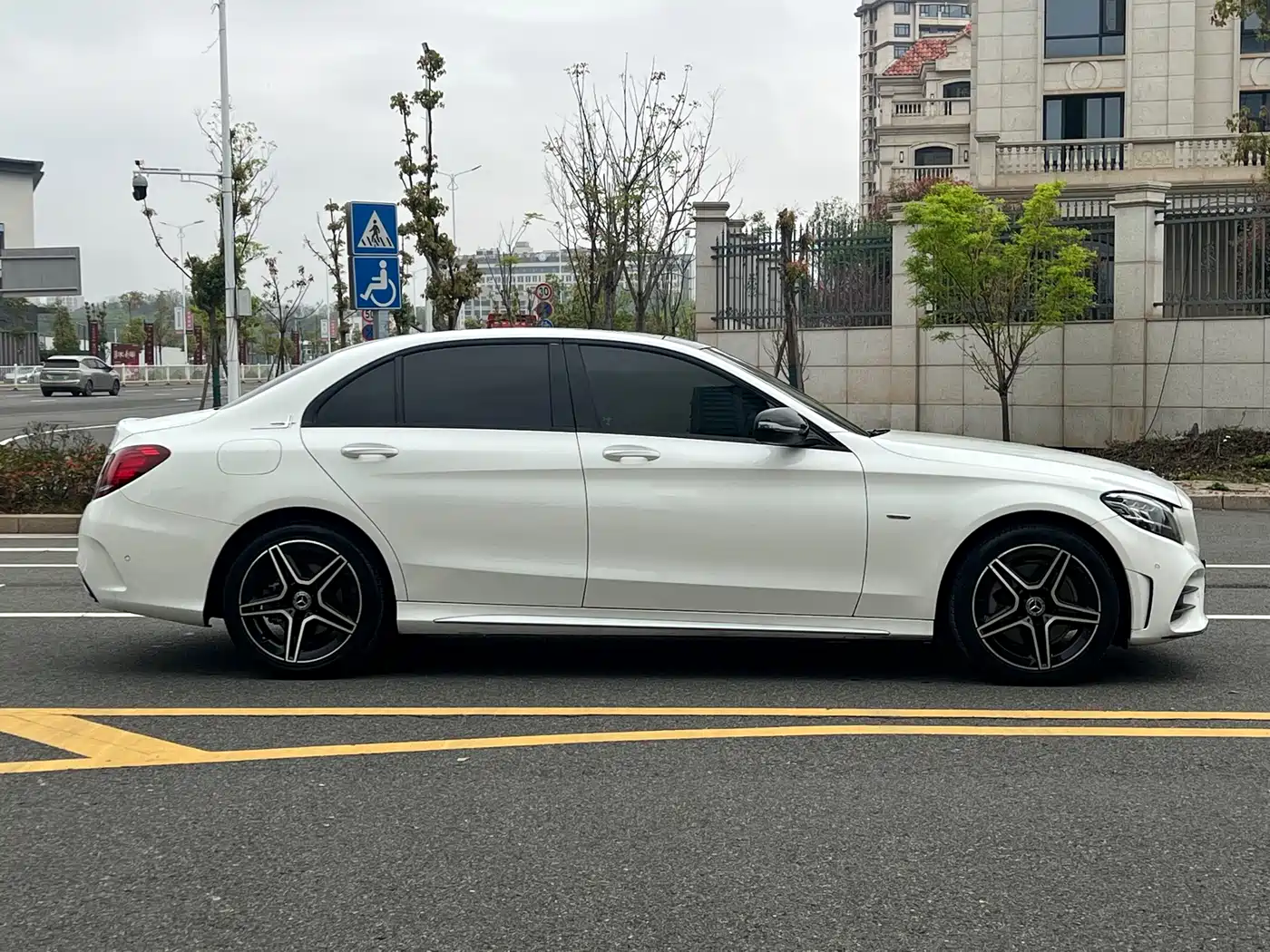 MERCEDES-BENZ C CLASS