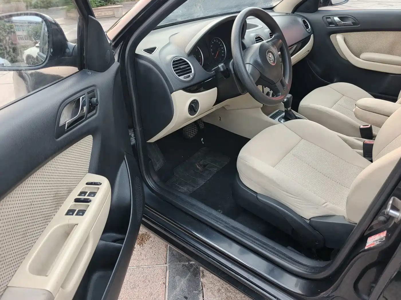 Volkswagen Lavida 2011 2011 1.6L Automatic Leisure Edition