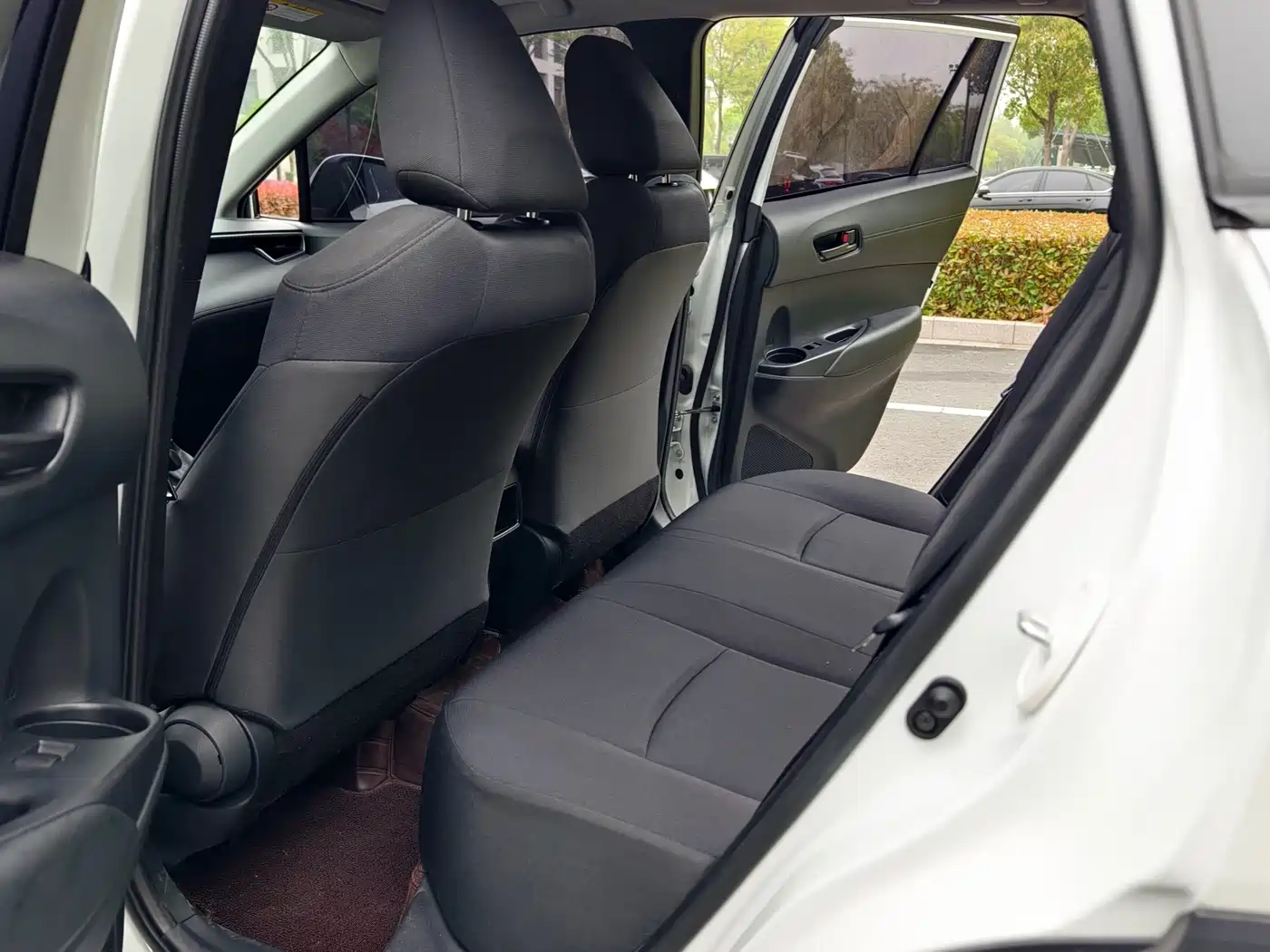 Toyota Corolla Cross 2023 2.0L Pioneer Edition фото 11