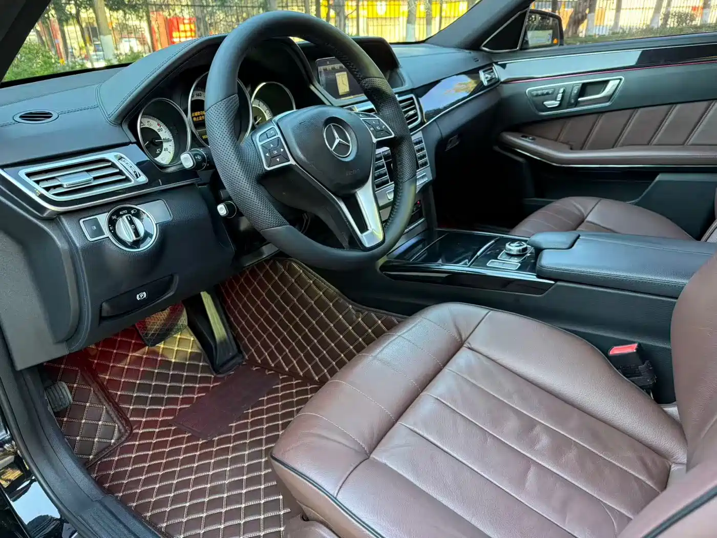 Mercedes-Benz E-Class 2015 E 320 L Luxury 4MATIC фото 19