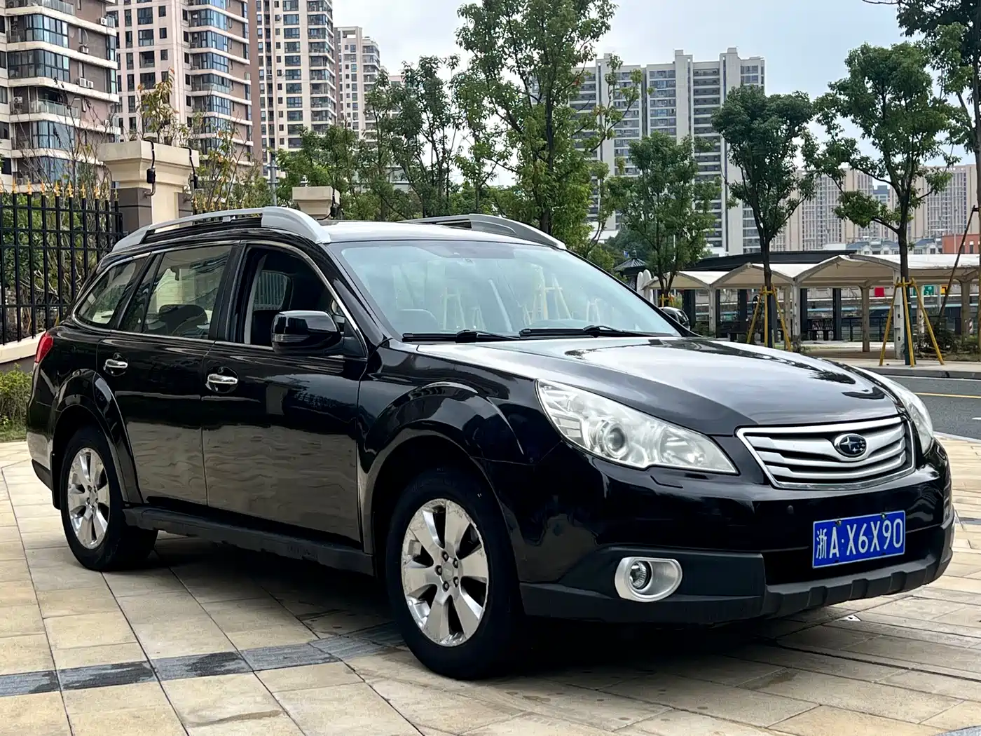 Subaru Outback 2010 2.5i Luxury фото 3
