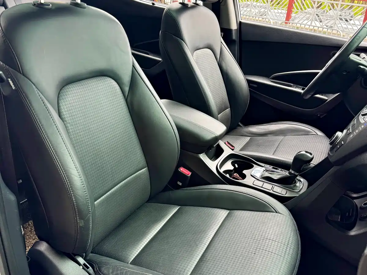 Hyundai Santa Fe 2013 Facelift 2.4L Automatic 4WD Premium фото 9