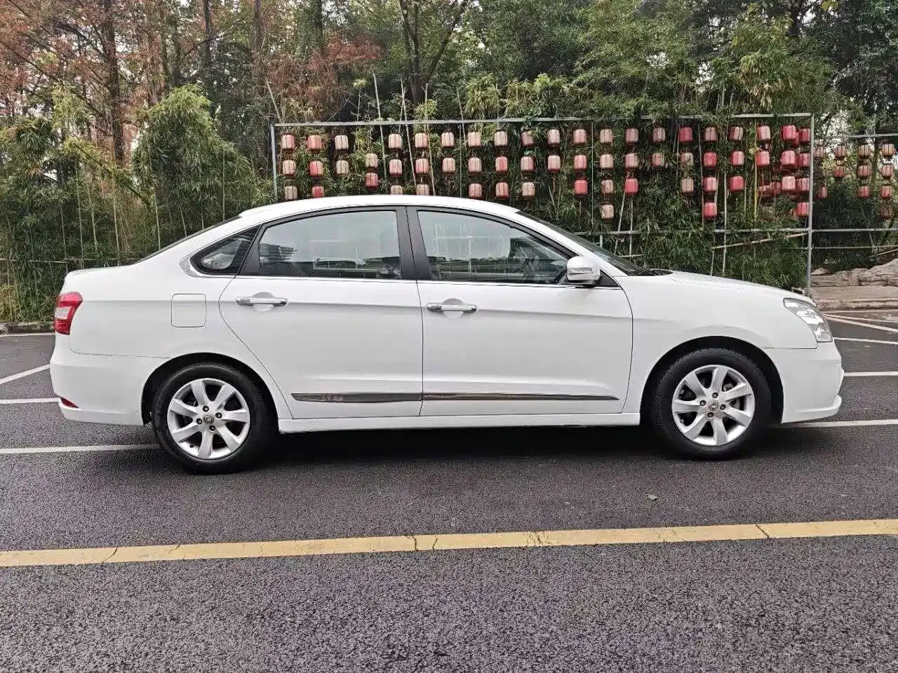 Dongfeng Aeolus Dongfeng Fengshen A60 2014 2014 1.6L Automatic Luxury