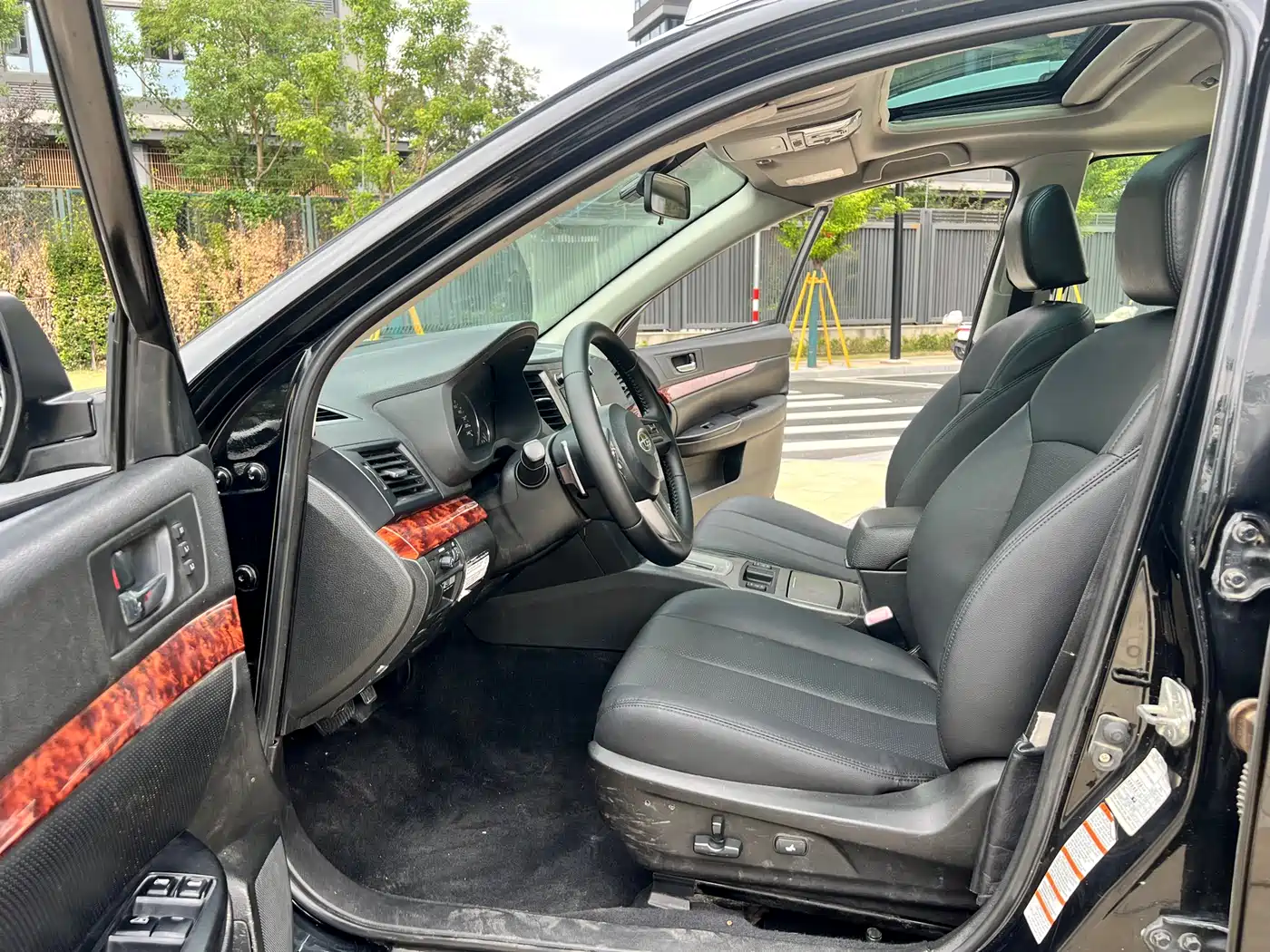 Subaru Outback 2010 2.5i Luxury фото 22