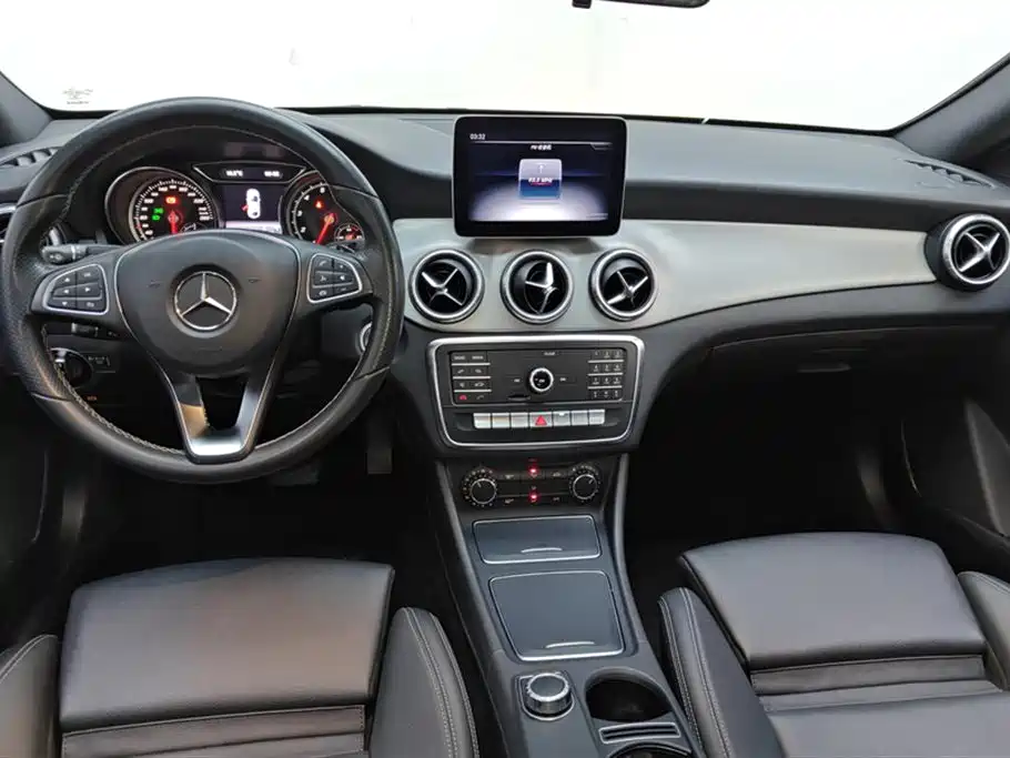 Mercedes-Benz CLA (Import) 2017 Facelift CLA 200 Dynamic фото 12