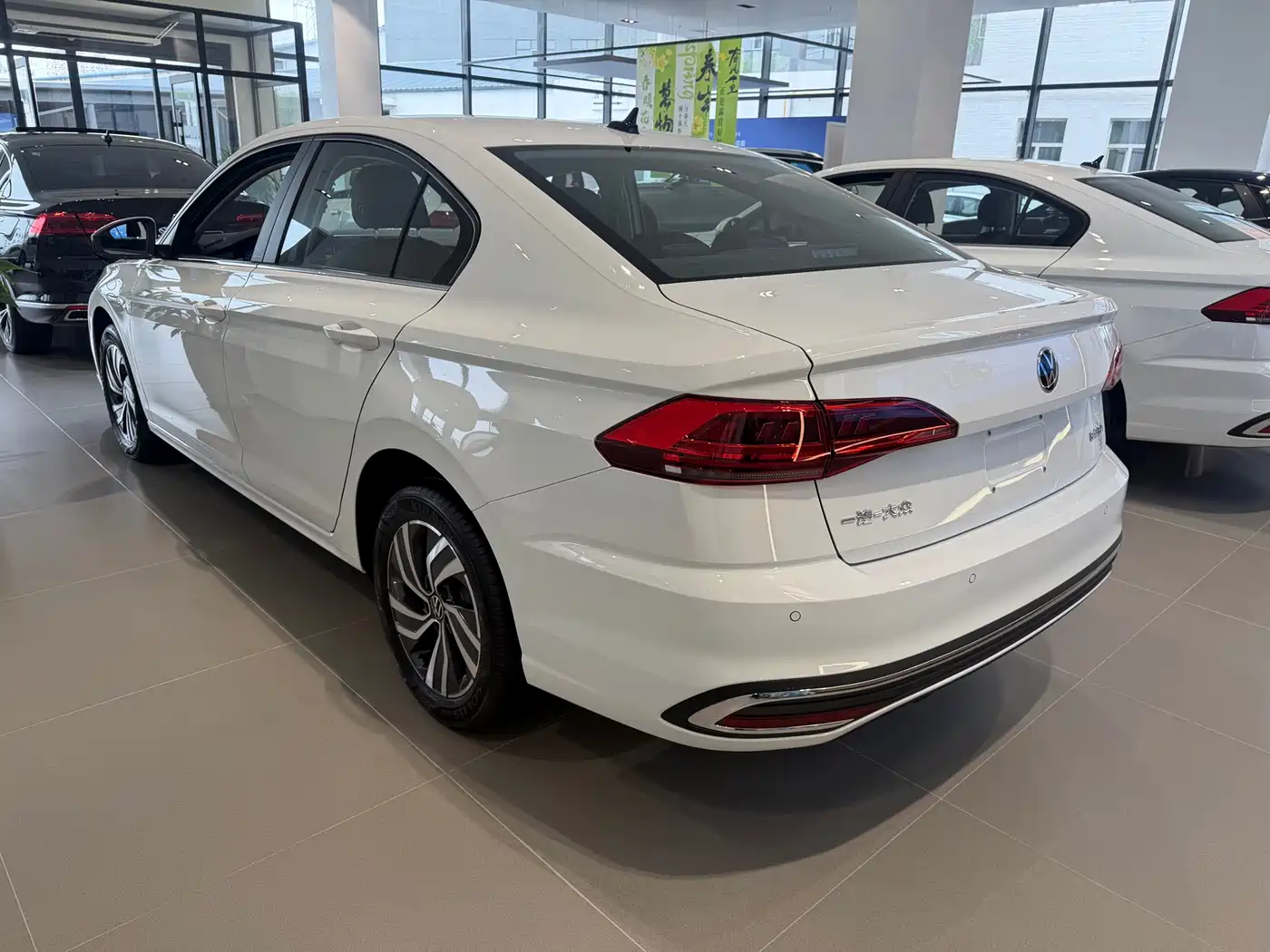 VOLKSWAGEN BORA