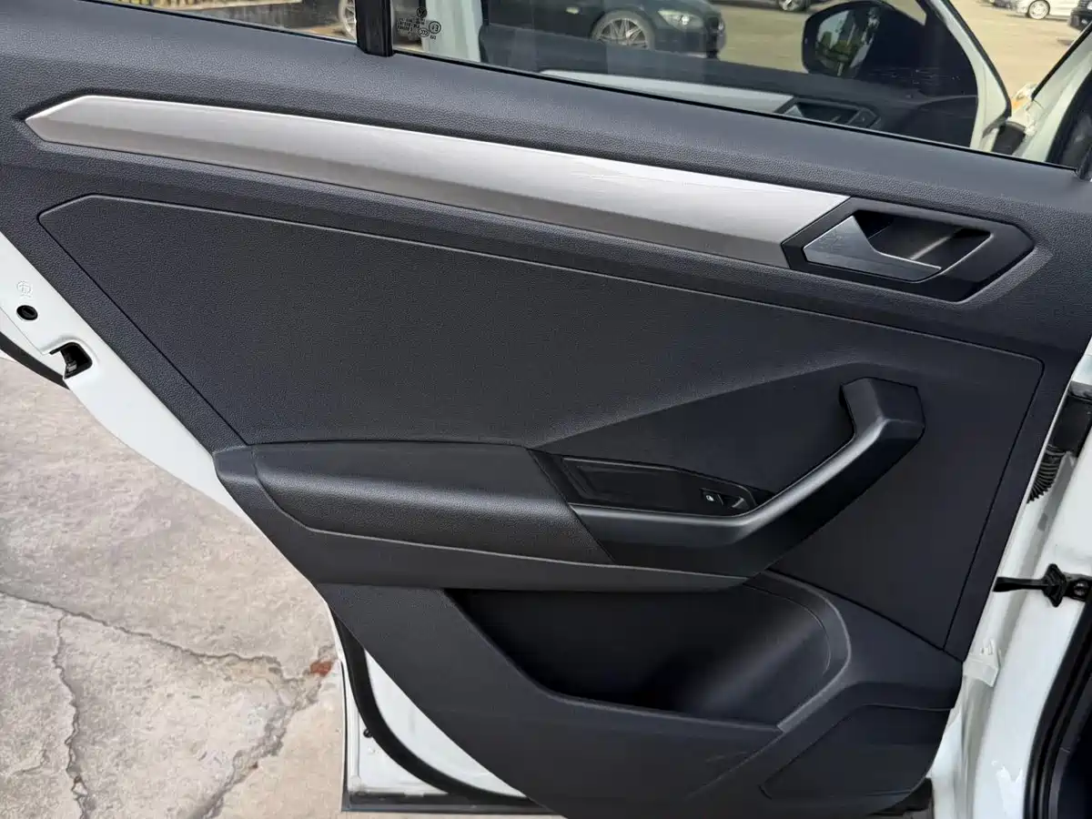 Volkswagen T-ROC 2021 280TSI DSG 2WD R-Line Pro Connected фото 14