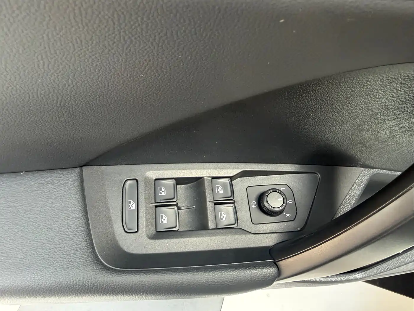 Volkswagen Tharu 2021 280TSI 2WD Luxury Plus фото 15