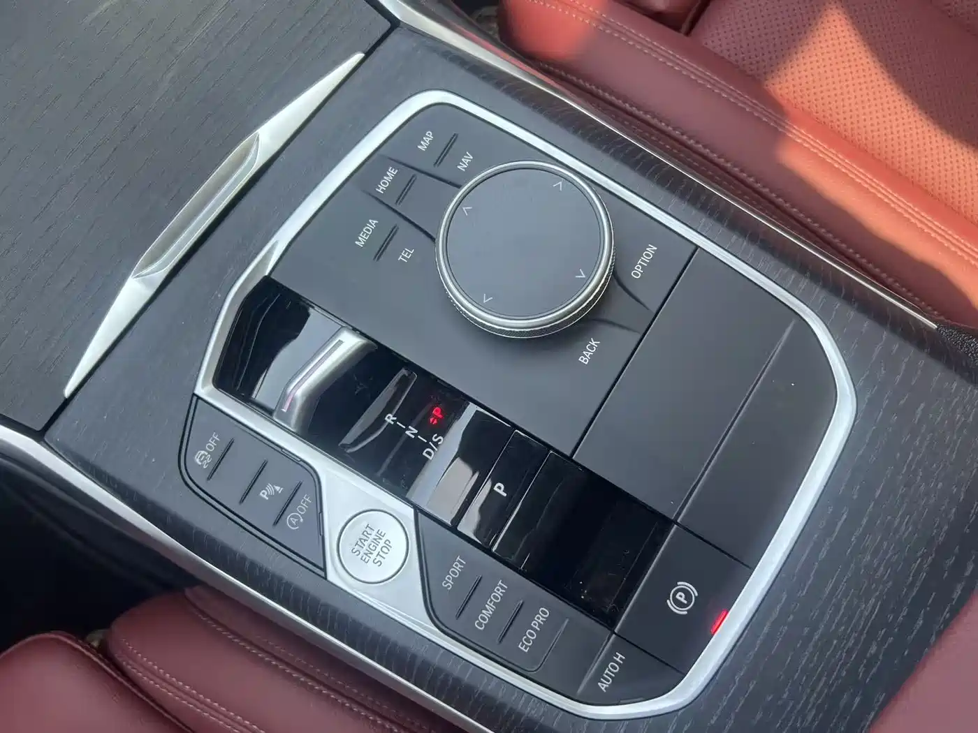BMW 3 Series 2025 325Li M Sport Package фото 8