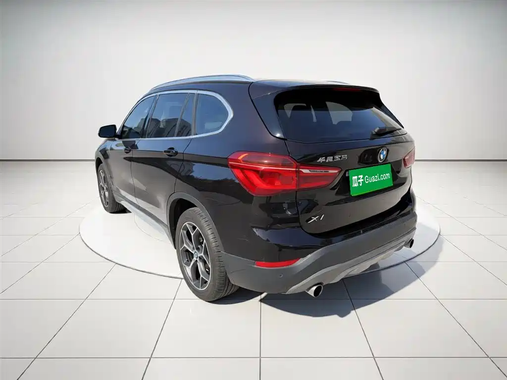 BMW X1 2018 xDrive20Li Premium Model фото 10