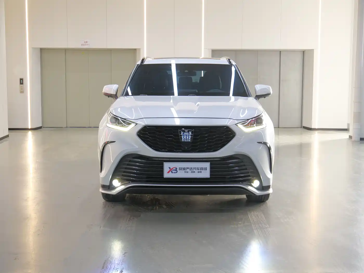 Toyota Crown Kluger 2023 2.5L HEV AWD Luxury Edition фото 2