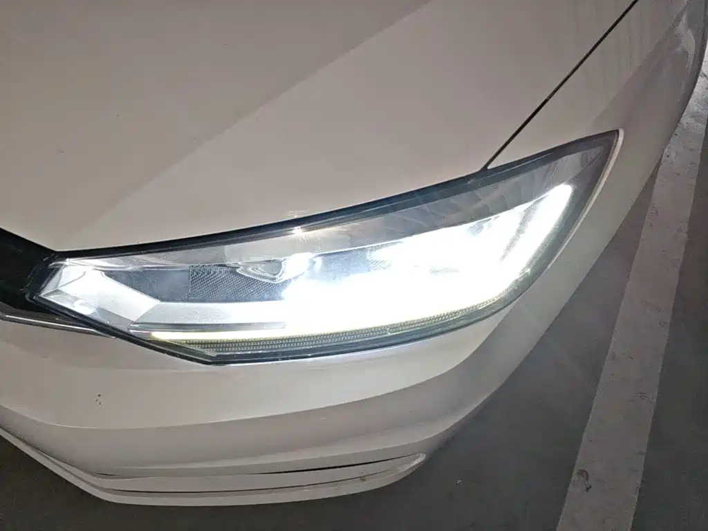 صورة 24 - Volkswagen Touran