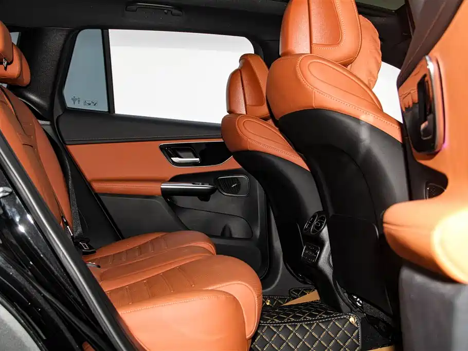 Mercedes-Benz GLC 2026 GLC 260 L 4MATIC Classic Edition фото 22