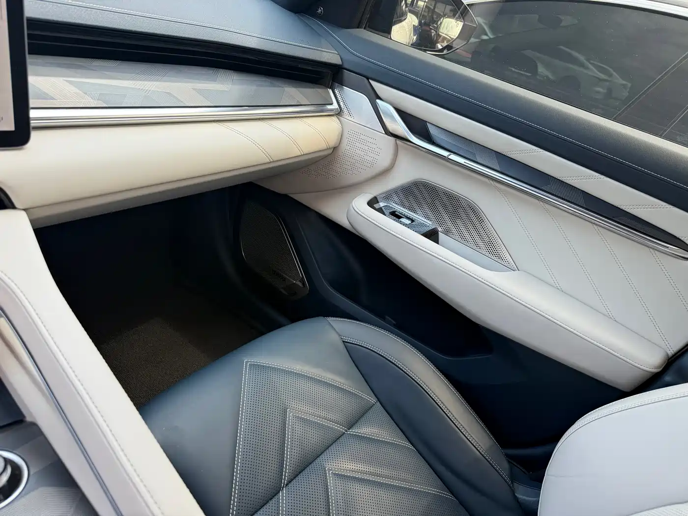 ZEEKR EXTREME KRYPTON 001