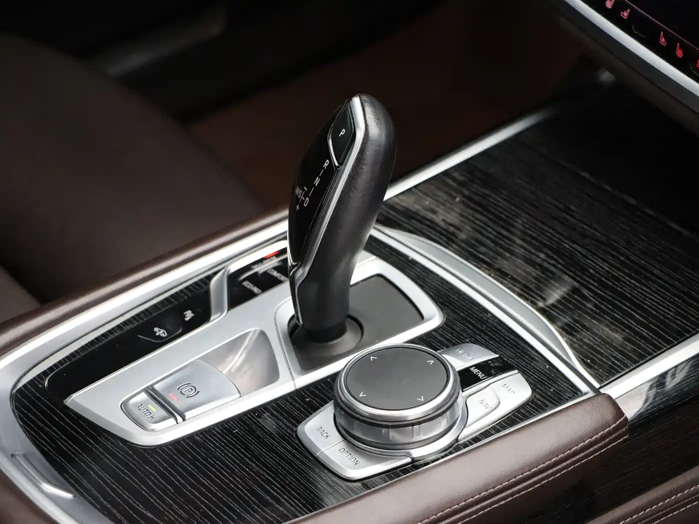 BMW 7 Series 2021 Model 730Li M Sport Package фото 15