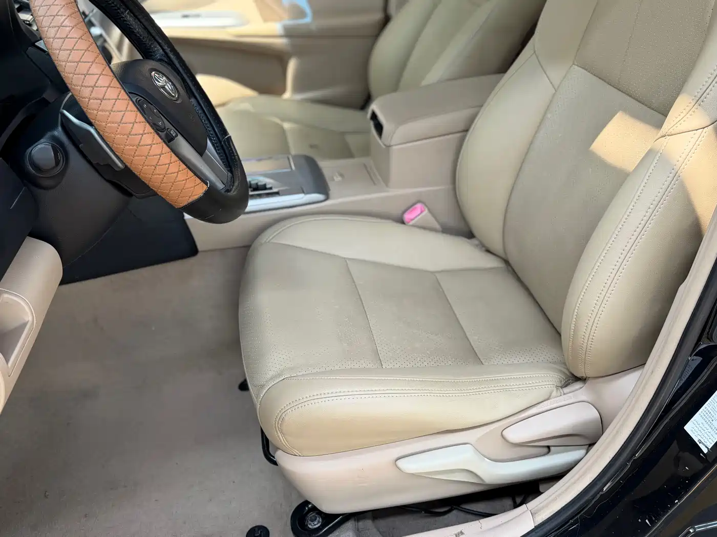 Фото 8 - Toyota Camry