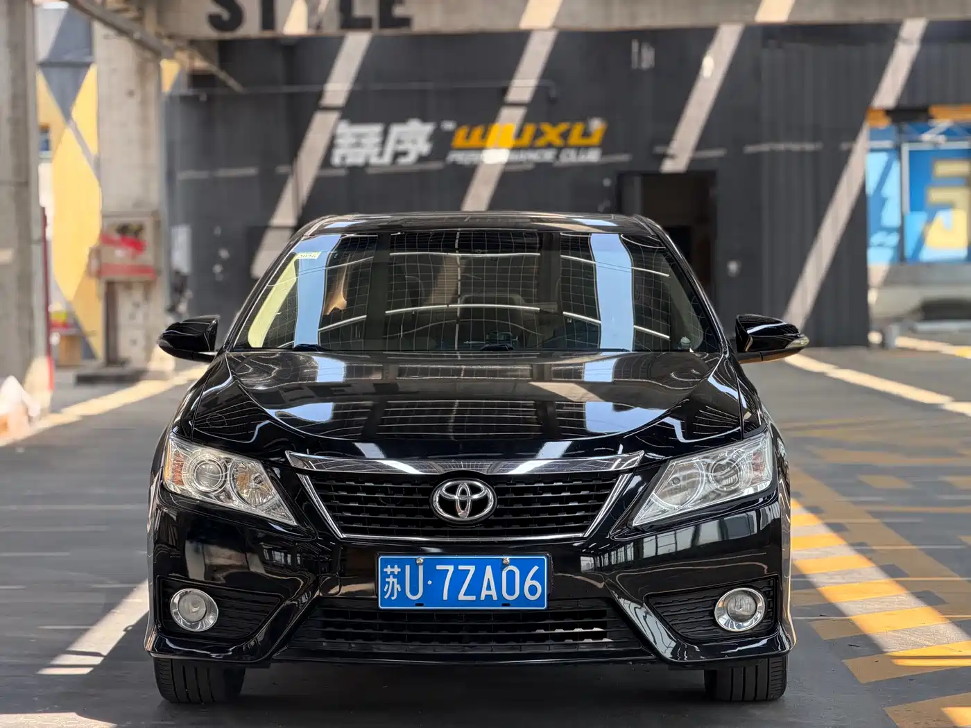 Фото 2 - Toyota Camry