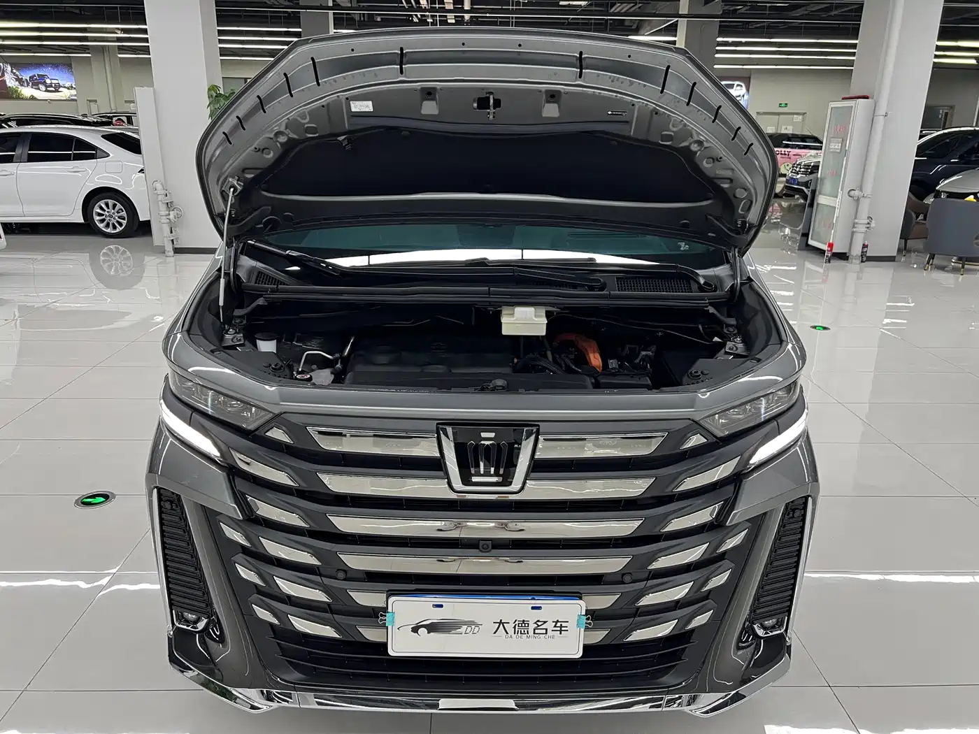 Toyota Vellfire 2026 2024 Crown Hybrid 2.5L Executive Premium Edition