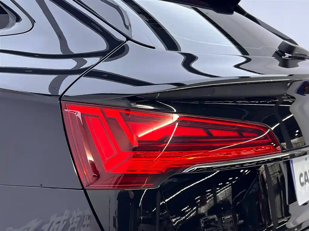 Audi Q5L Sportback 2022 40 TFSI Luxury фото 11