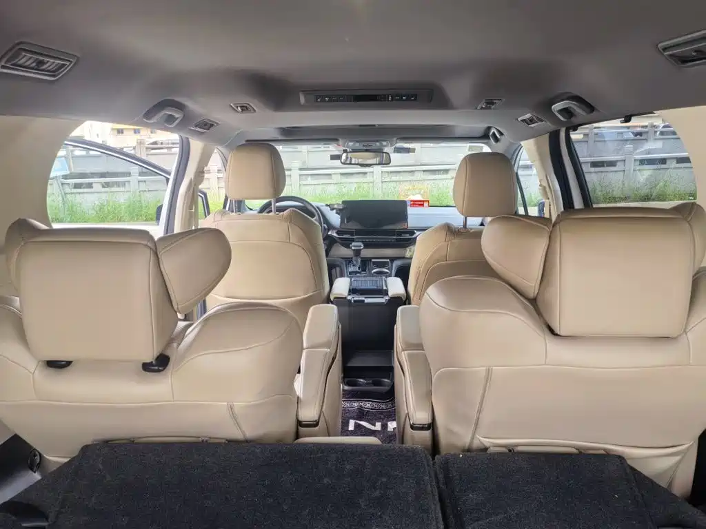 Photo 3 - Toyota Sienna