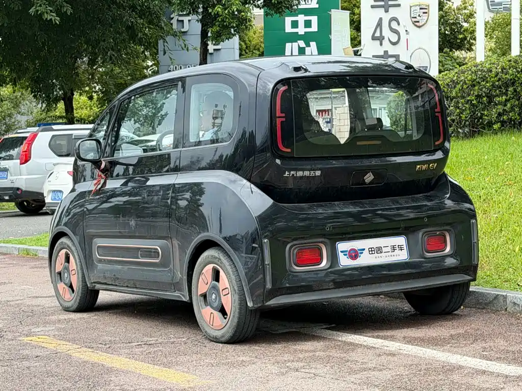 Baojun KiWi EV 2023 2022 Designer Lite NMC