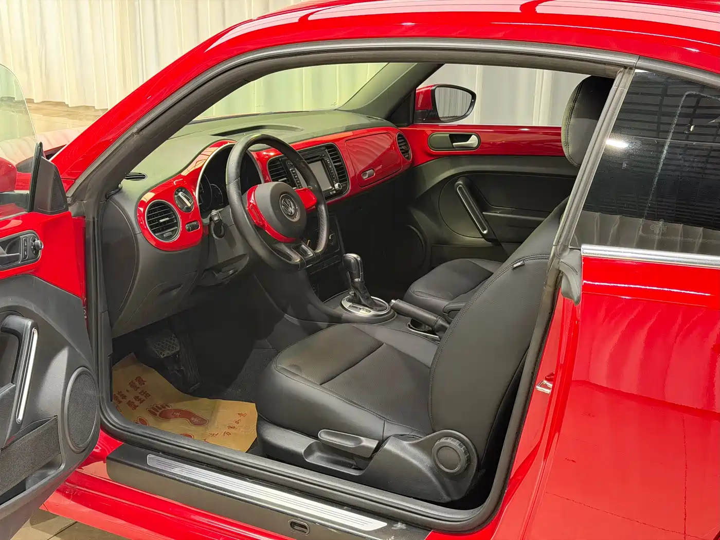 Volkswagen Beetle 2015 180TSI фото 10