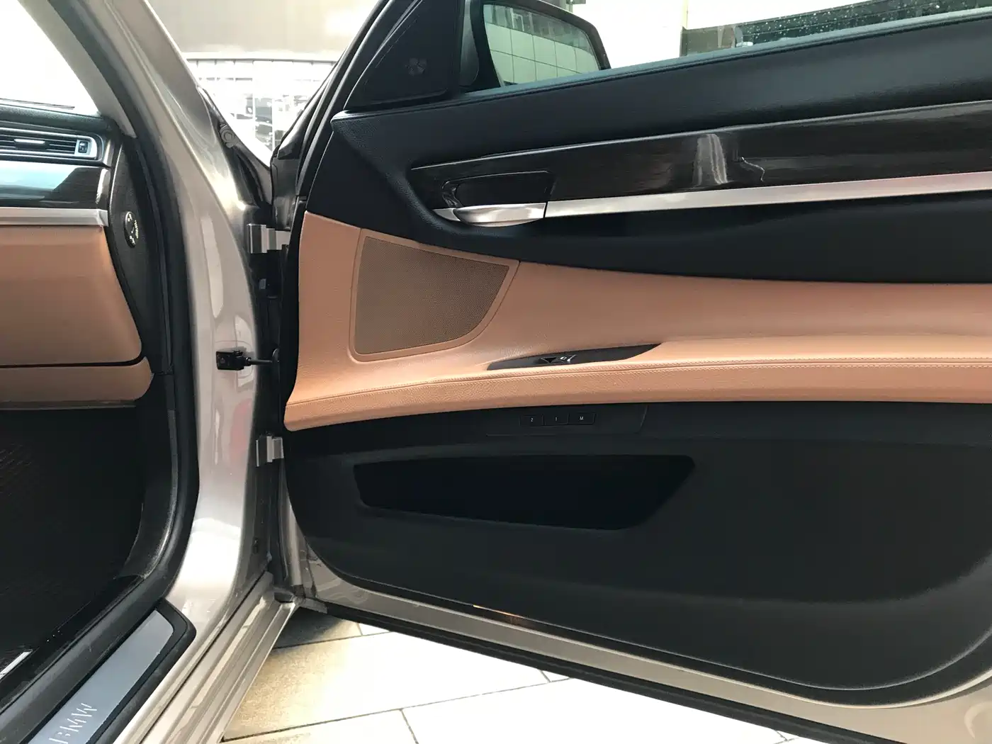 BMW 7 Series 2009 740Li Luxury фото 19
