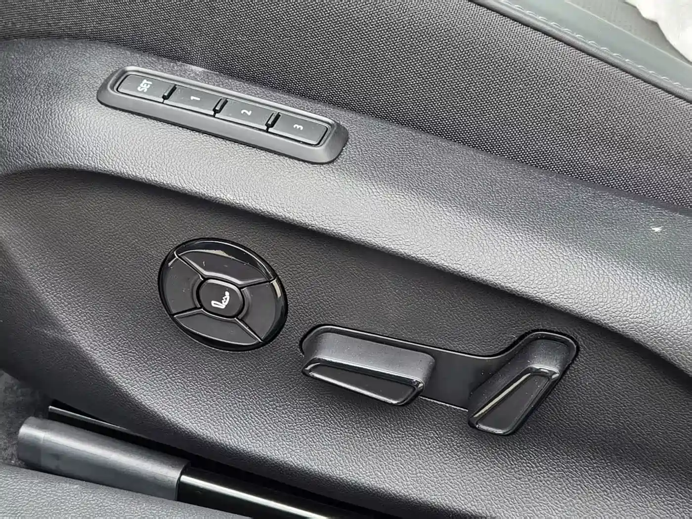 Volkswagen Passat 2026 Pro 380TSI Starlight Dragon Fortune Edition фото 17