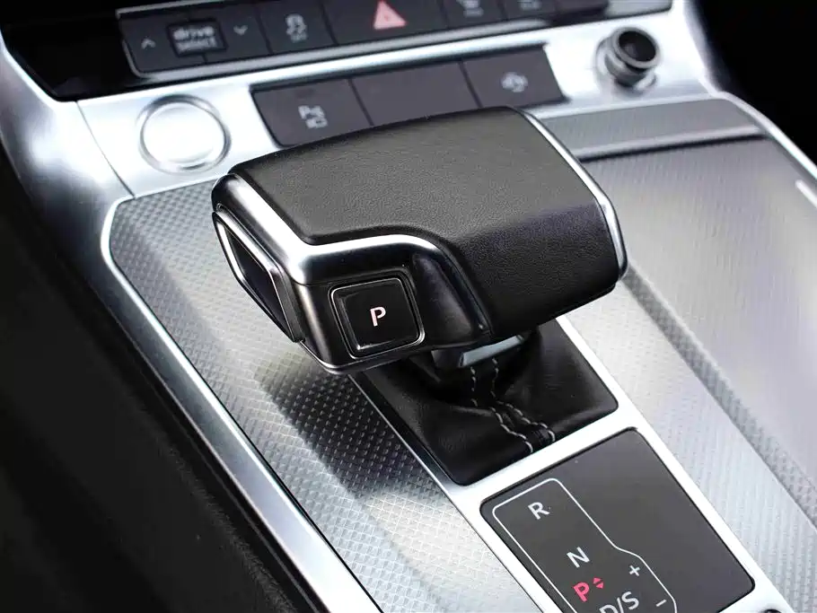 Audi A6L 2020 40 TFSI Luxury Dynamic фото 7