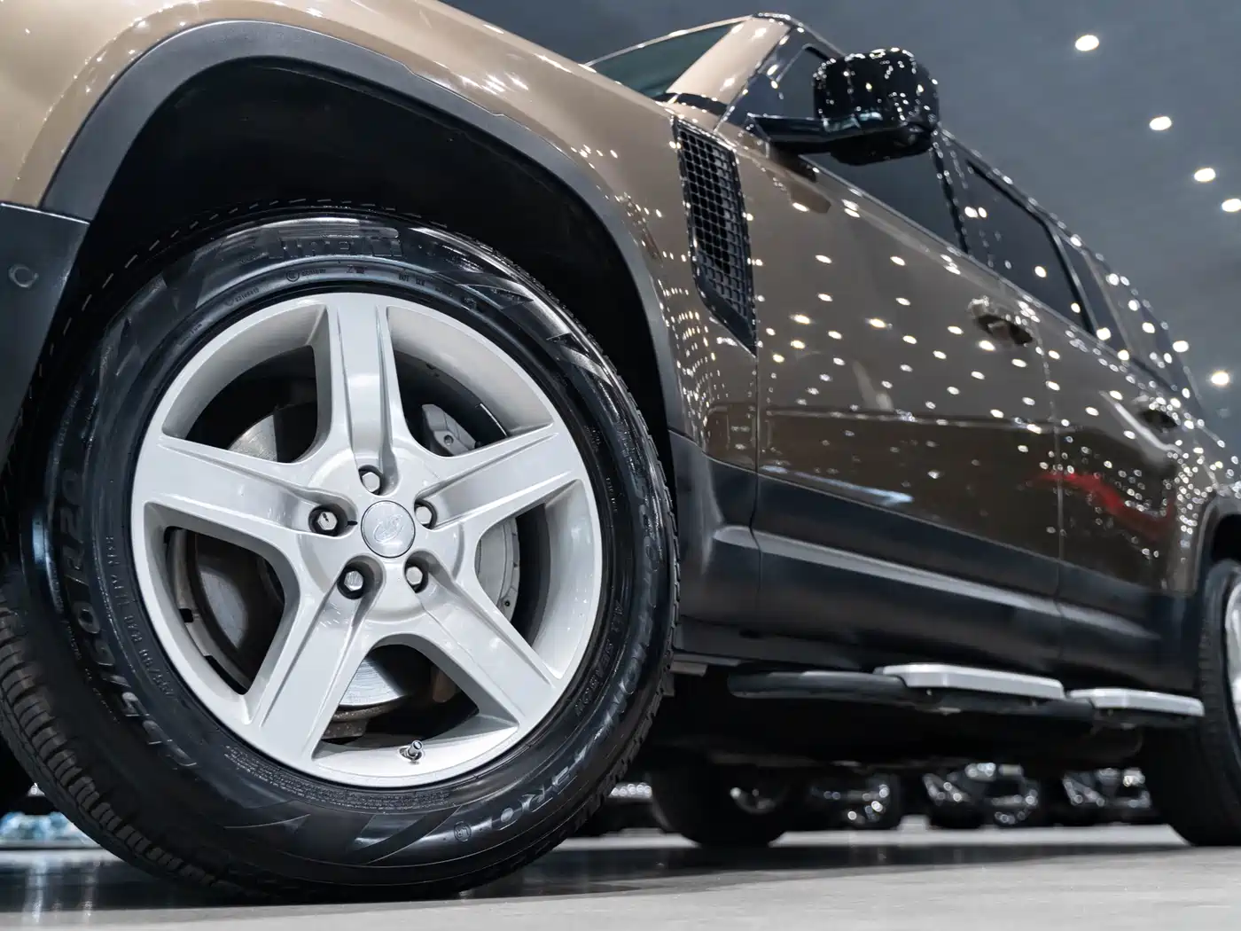 Land Rover Defender 2020 Model 110 P400 HSE фото 7