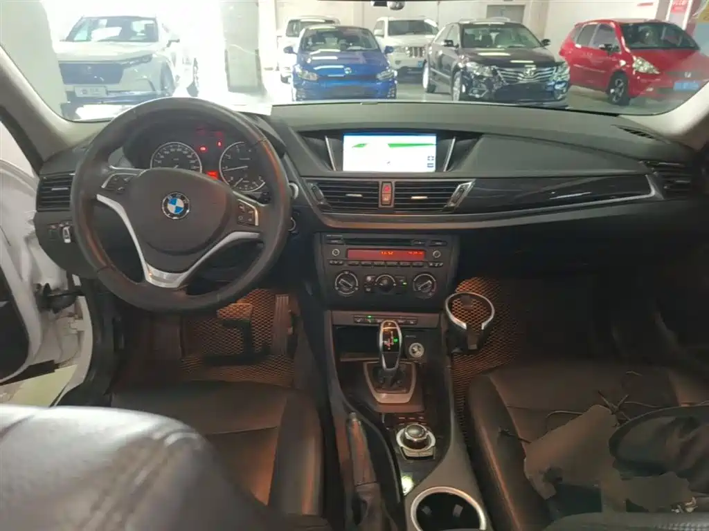 BMW X1 2015 Model sDrive18i Fashion Advanced Edition фото 10