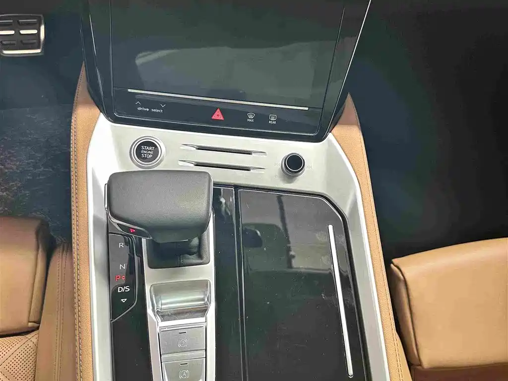 Audi Q6 2024 2024 45 TFSI quattro Qi Yun Yu Lin Package 6-seater