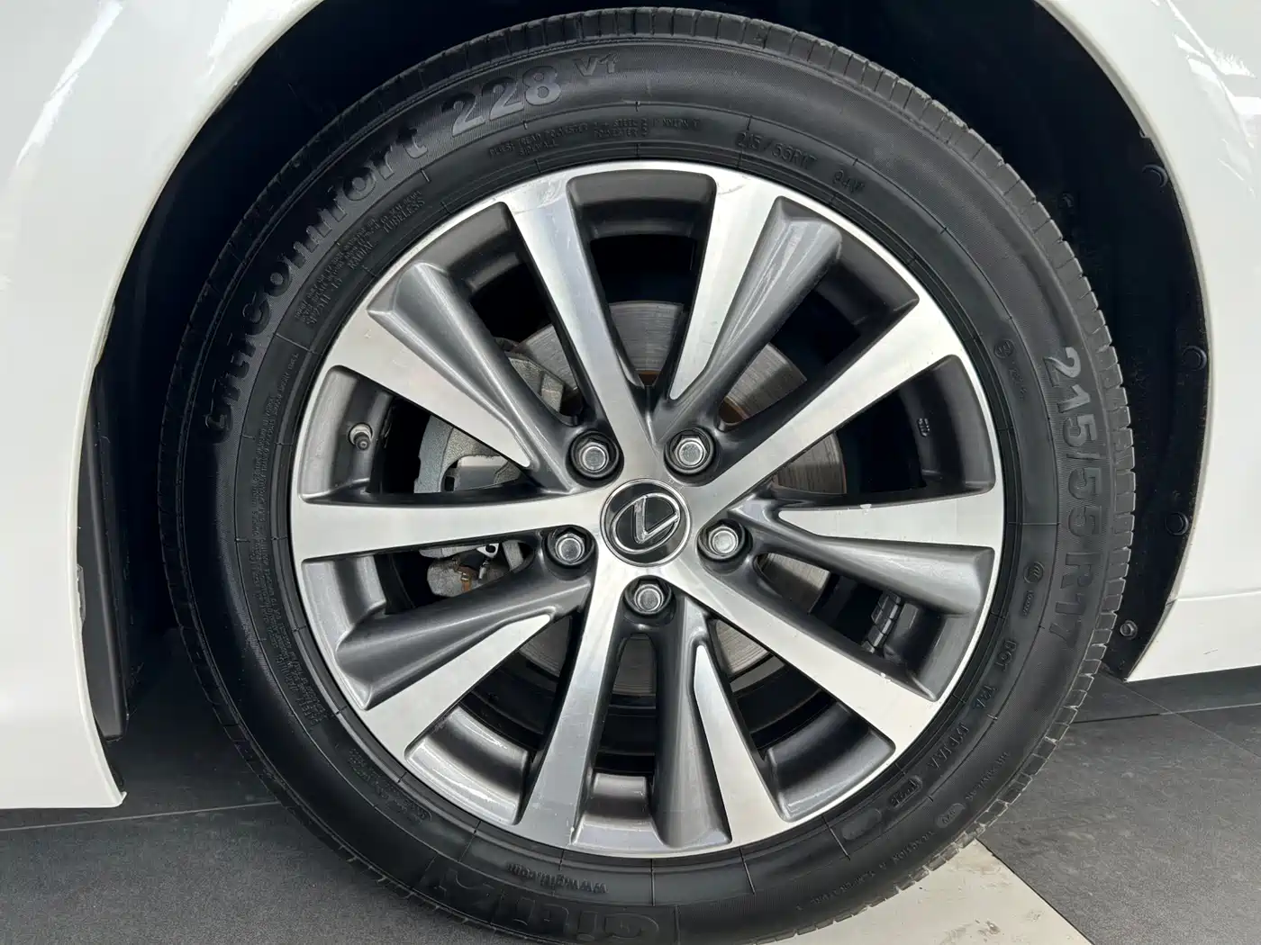Lexus ES 2018 200 Excellence Edition China V фото 17