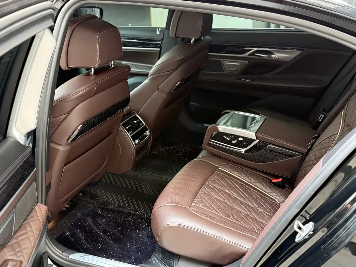 BMW 7 Series 2021 2021 Model 740Li Leading M Sport Package