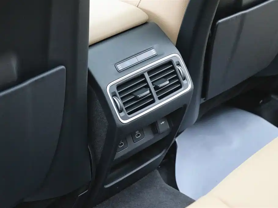 Land Rover Discovery Sport 2024 Performance Technology Edition фото 21