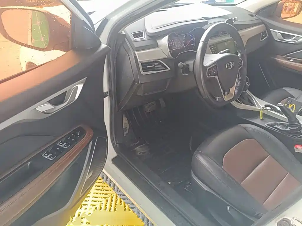 Фото 16 - Geely Vision
