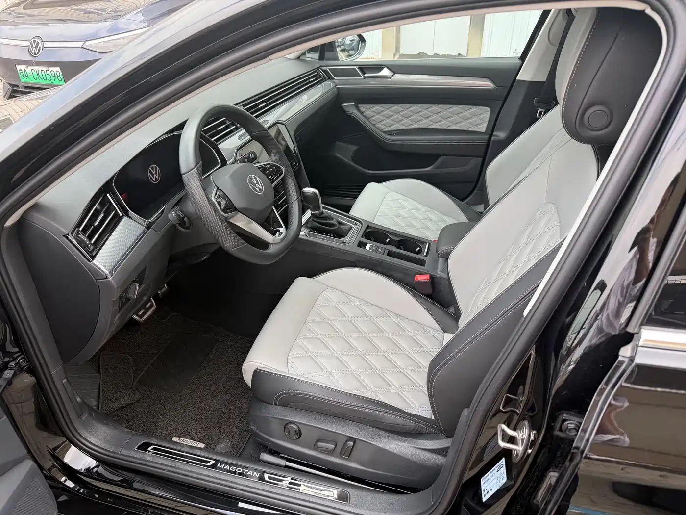 Volkswagen Magotan 2025 2025 Popular Edition 280TSI DSG Comfort