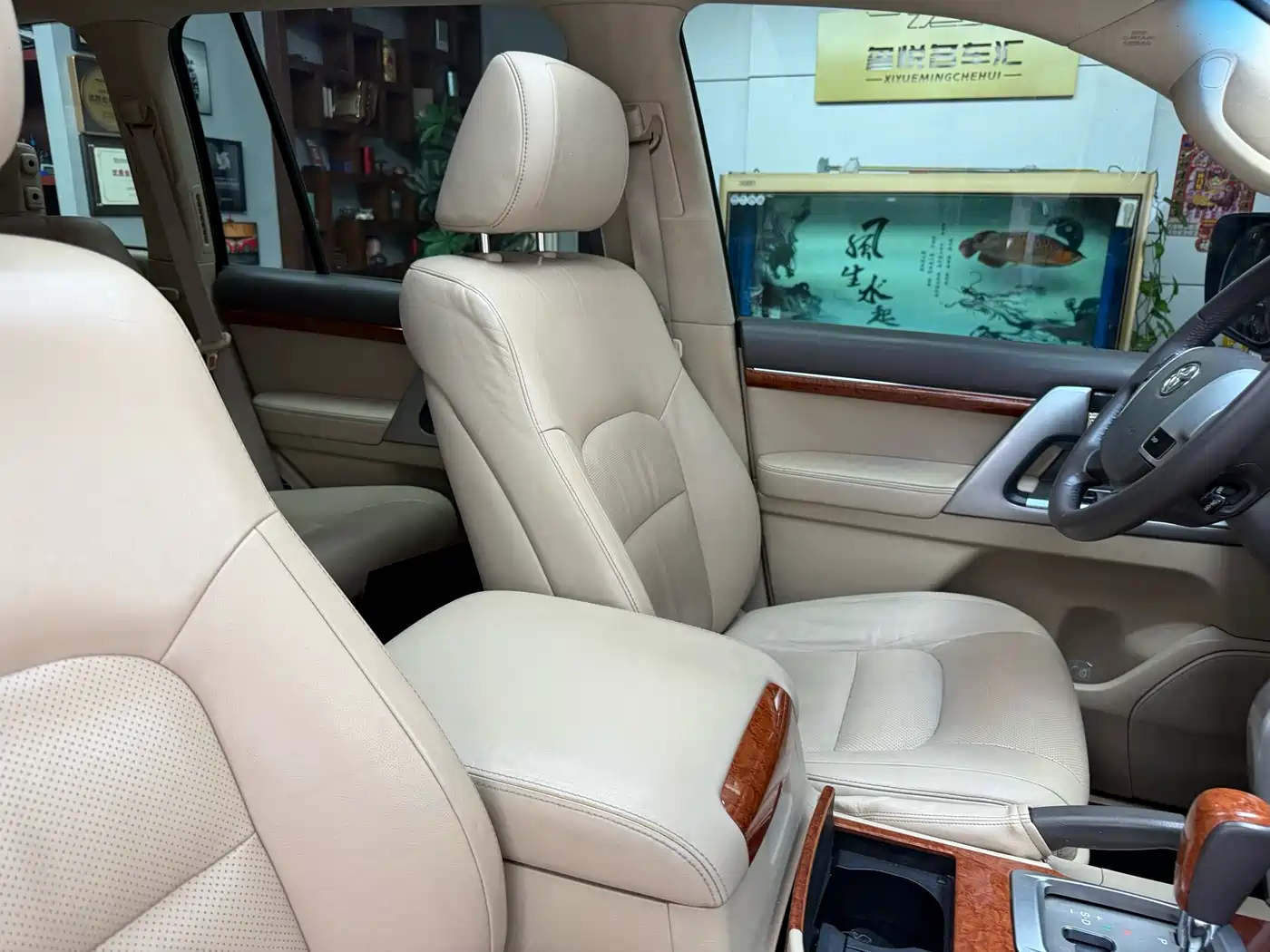 Toyota Land Cruiser 2012 4.6L Automatic VX-R фото 44